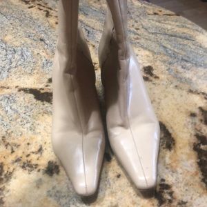 Gianni Bini Shoes - Gianni bini Gorgeous leather heel boots cream Gianni Bini Shoes - Gianni bini Gorgeous leather heel boots cream